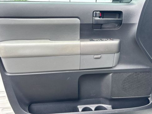 Used 2016 Toyota Sequoia SR5 RWD image 12