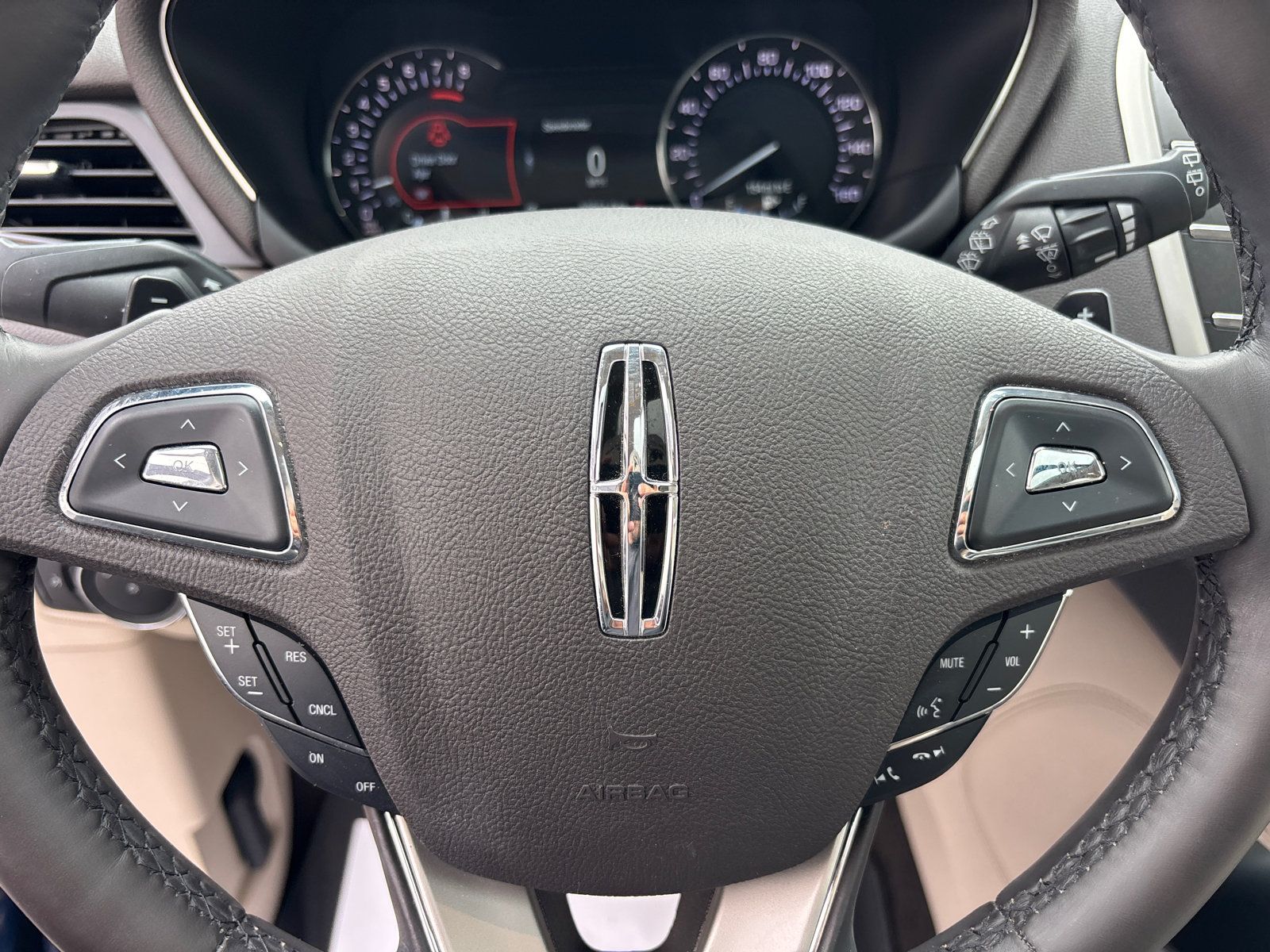 Used 2019 Lincoln MKC Reserve w/ MKC Climate Package FWD image 16