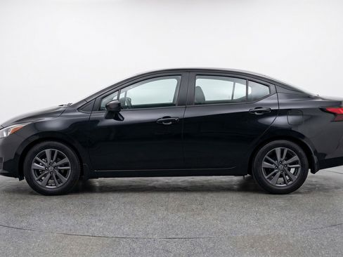 Used 2025 Nissan Versa SV FWD image 5