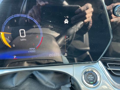 Used 2025 Chevrolet Trax LT image 38