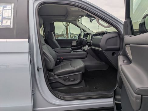 New 2026 Ford Expedition Active image 39