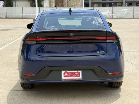New 2026 Toyota Prius LE FWD image 5