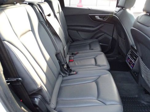 Used 2022 Audi Q7 3.0T Prestige image 11