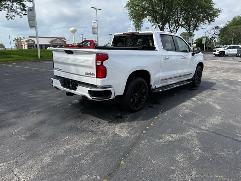 Used 2022 Chevrolet Silverado 1500 High Country w/ High Country Premium Package AWD/4WD image 5