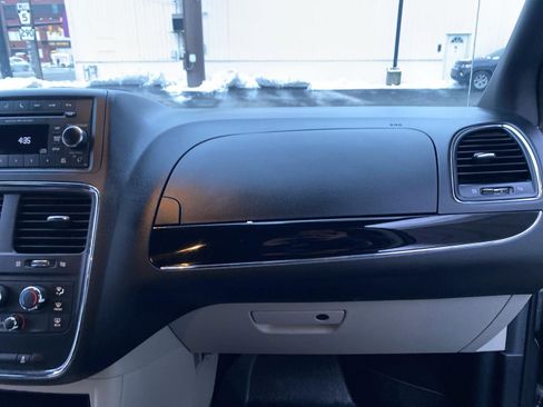 Used 2017 Dodge Grand Caravan SXT image 20