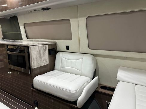 Used 2016 Mercedes-Benz Sprinter 3500 image 41