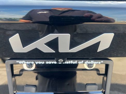 Used 2025 Kia Sorento LX FWD image 31