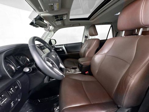 Used 2023 Toyota 4Runner Limited RWD image 3