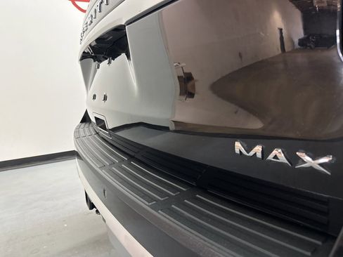 Used 2023 Ford Expedition Max XLT image 10