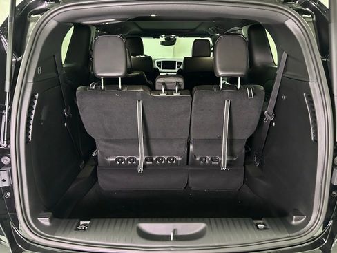 New 2026 Chrysler Pacifica Select AWD/4WD image 12