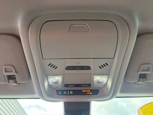 Used 2023 GMC Terrain SLT FWD image 23
