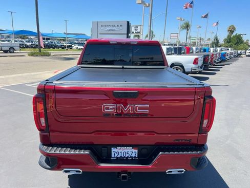 Used 2024 GMC Sierra 1500 AT4 w/ Technology Package AWD/4WD image 18