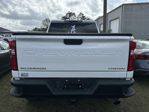 Used 2020 Chevrolet Silverado 2500 Custom w/ Custom Value Package image 2