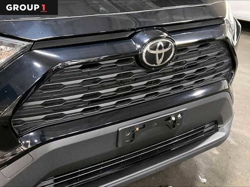 Used 2019 Toyota RAV4 LE image 29