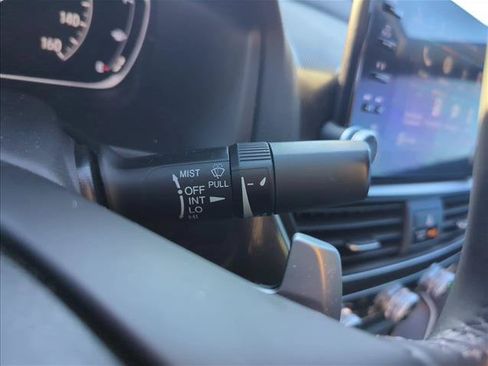Used 2018 Honda Accord Sport image 16