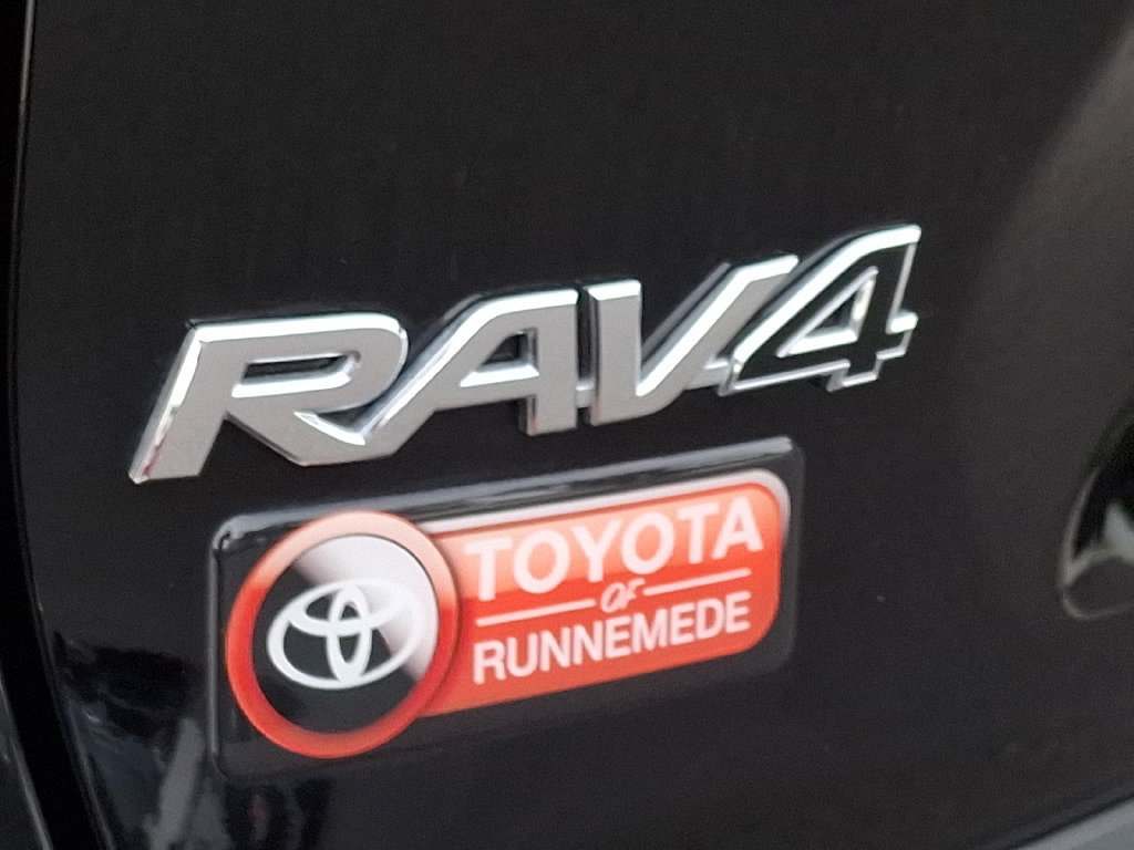 Certified 2025 Toyota RAV4 XLE AWD/4WD image 31