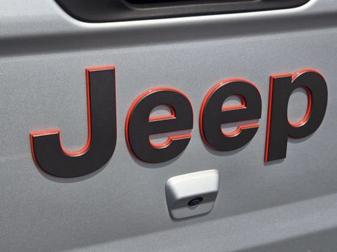 Used 2023 Jeep Gladiator Mojave w/ Cold Weather Group AWD/4WD image 17