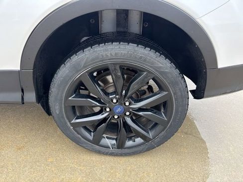 Used 2017 Ford Escape Titanium image 11