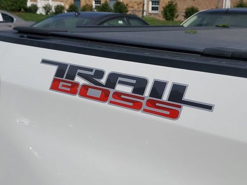 Used 2020 Chevrolet Silverado 1500 Custom Trail Boss w/ Custom Convenience Package AWD/4WD image 7