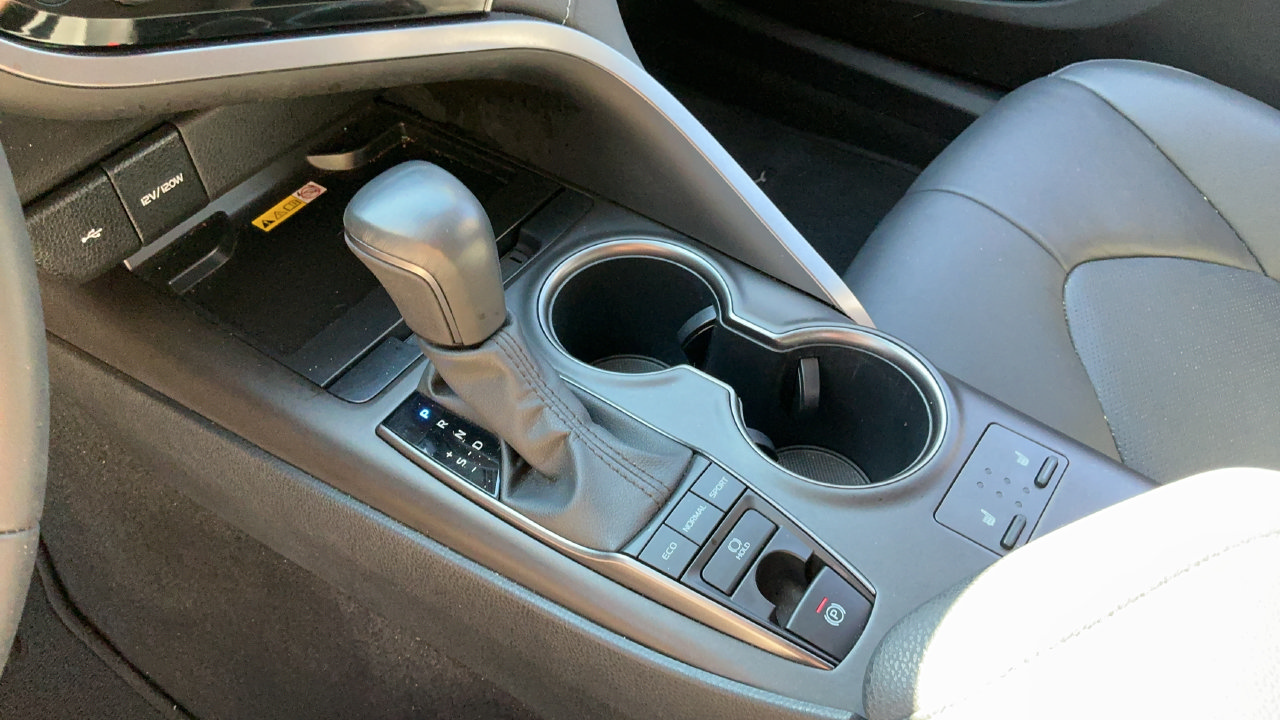 Used 2023 Toyota Camry XSE FWD image 21