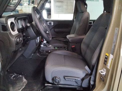 New 2026 Jeep Gladiator Sport AWD/4WD image 9