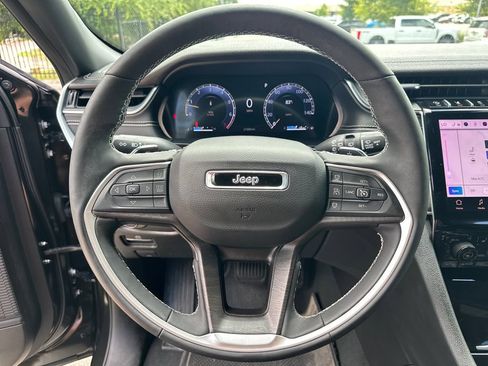 Used 2024 Jeep Grand Cherokee Limited w/ Black Appearance Package RWD image 20