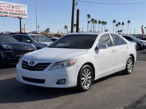 Used 2011 Toyota Camry XLE image 1
