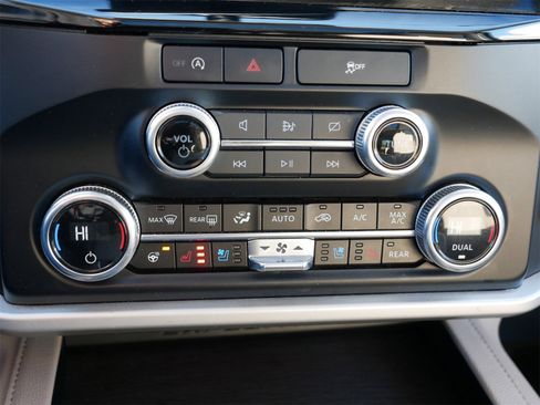 Certified 2024 Ford Expedition Limited image 23