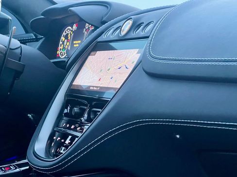 Used 2022 Aston Martin DBX Base image 25