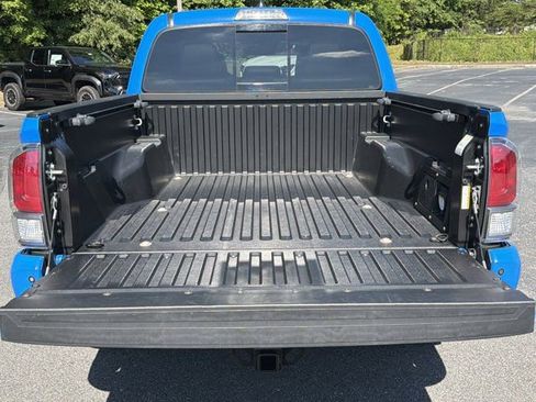 Used 2021 Toyota Tacoma TRD Off-Road w/ TRD Premium Off Road Package AWD/4WD image 16