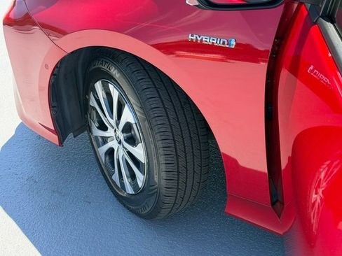 Certified 2021 Toyota Prius XLE w/ Advanced Technology Package AWD/4WD image 26