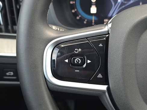 Used 2025 Volvo XC60 B5 Plus AWD/4WD image 26