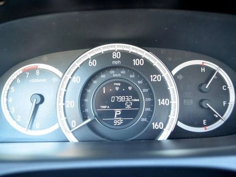 Used 2017 Honda Accord LX image 30