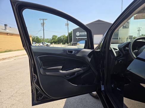 Used 2021 Ford EcoSport SE FWD image 4
