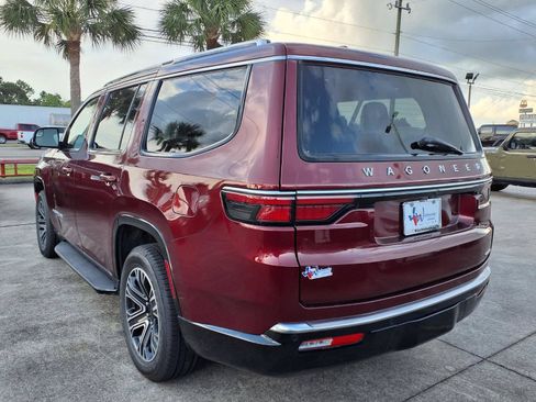 Used 2022 Jeep Wagoneer Series III w/ Flexible Seating Group RWD image 8