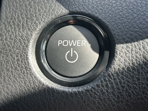Used 2026 Toyota Camry SE FWD image 33