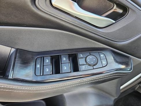 Used 2025 Nissan Rogue SV AWD/4WD image 25