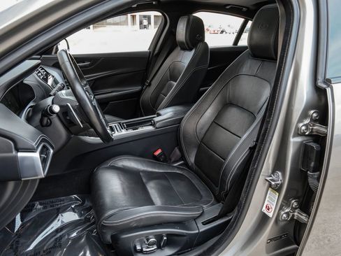 Used 2019 Jaguar XE S RWD image 41