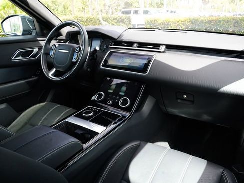 Used 2020 Land Rover Range Rover Velar R-Dynamic S image 23