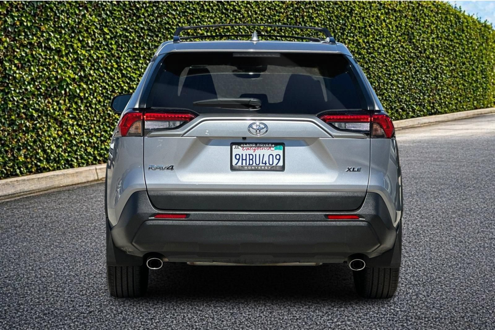 Used 2023 Toyota RAV4 XLE Premium FWD image 5