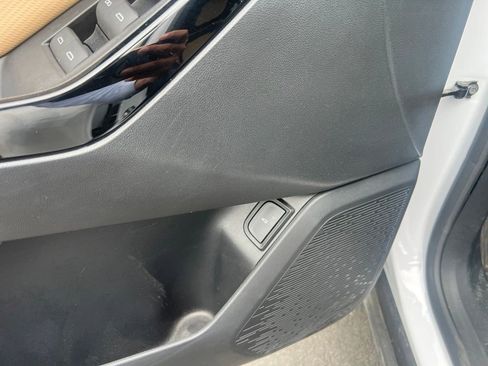 Used 2025 Chevrolet Equinox ACTIV w/ Safety and Technology Package FWD image 11