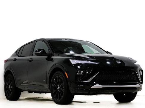 Used 2025 Buick Envista Sport Touring image 1