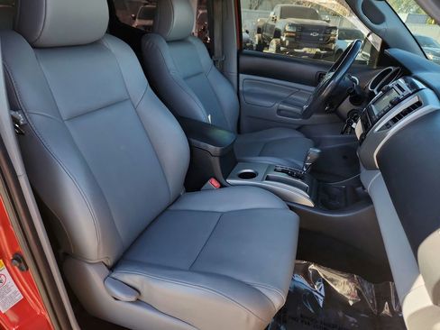 Used 2013 Toyota Tacoma 4x4 Double Cab image 23