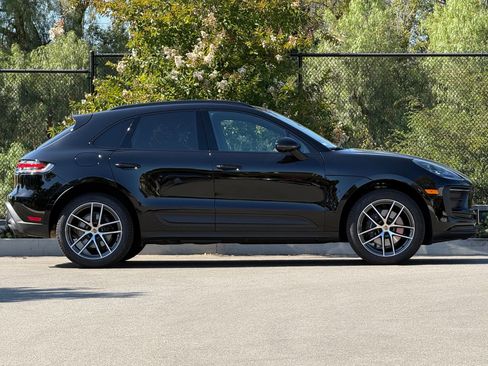 Used 2026 Porsche Macan AWD/4WD image 8