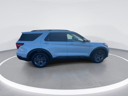 New 2026 Ford Explorer Active AWD/4WD image 2
