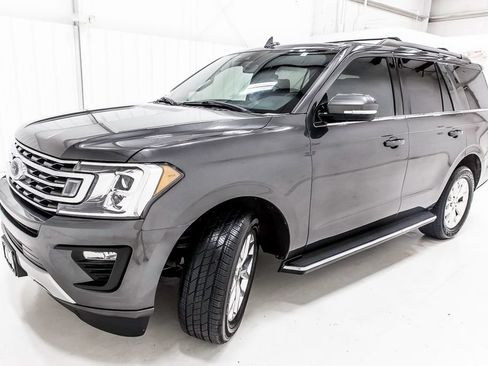 Used 2020 Ford Expedition XLT w/ Equipment Group 202A RWD image 2