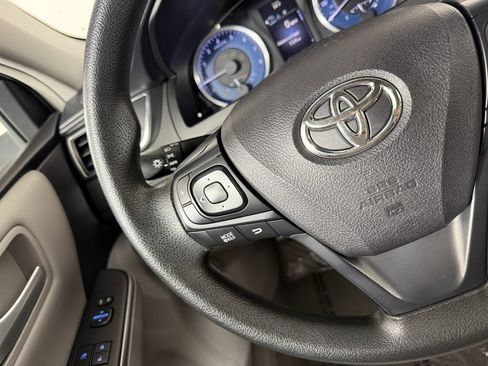 Used 2017 Toyota Camry LE FWD image 27