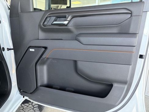 Used 2025 GMC Sierra 2500 AT4 AWD/4WD image 29