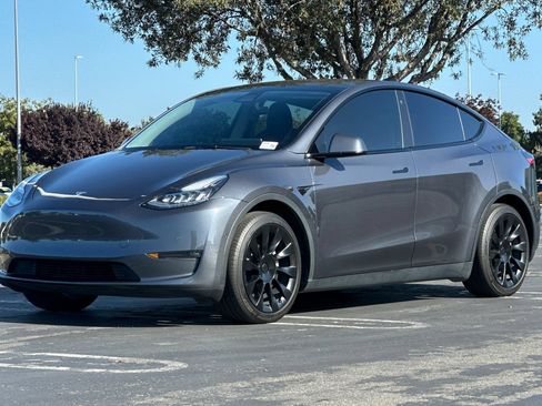 Used 2021 Tesla Model Y Long Range AWD/4WD image 8