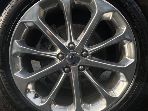 Used 2016 Ford Taurus Limited w/ Equipment Group 301A image 10